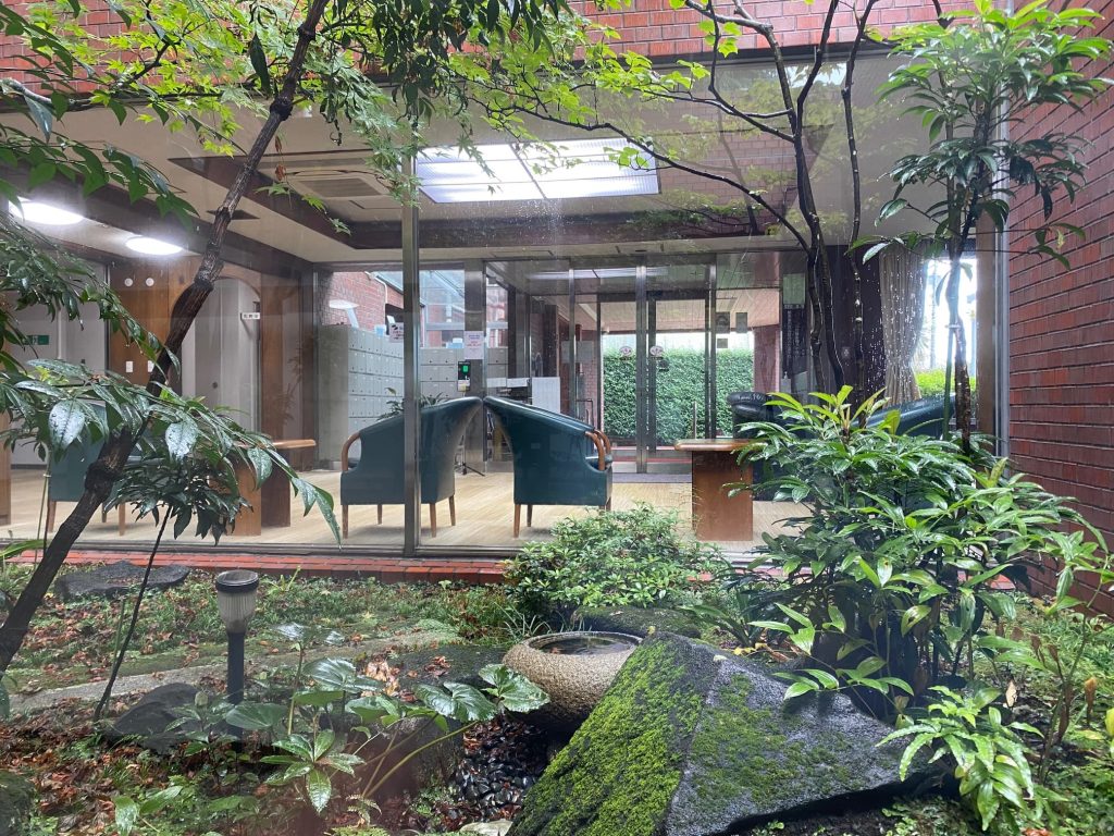 マンション坪庭４