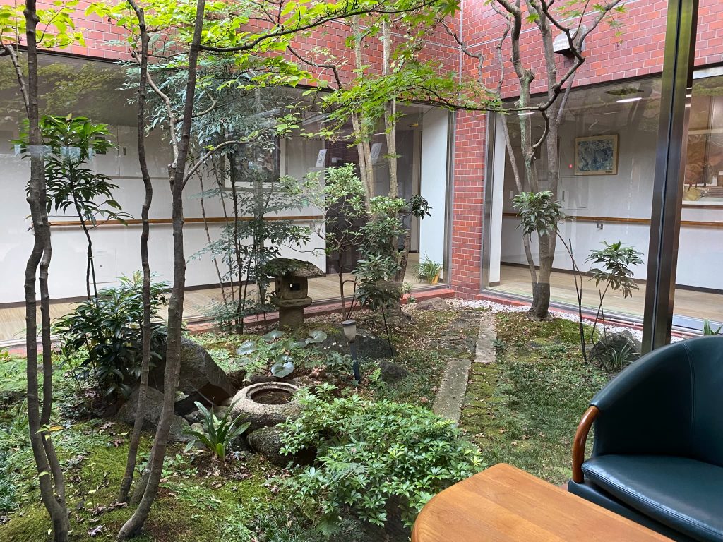 マンション坪庭２