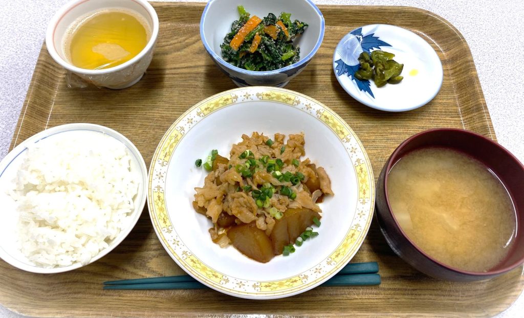 秋のお食事紹介＿豚バラ大根