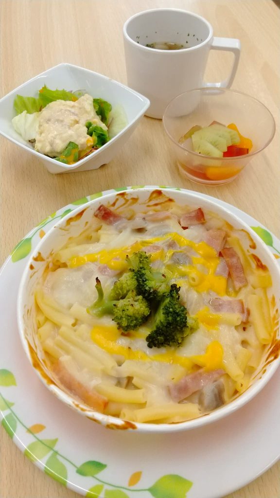 マカロニグラタン