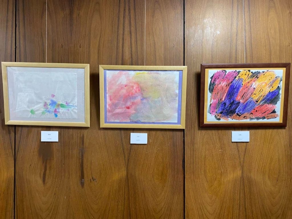 となりにいるよアート展３