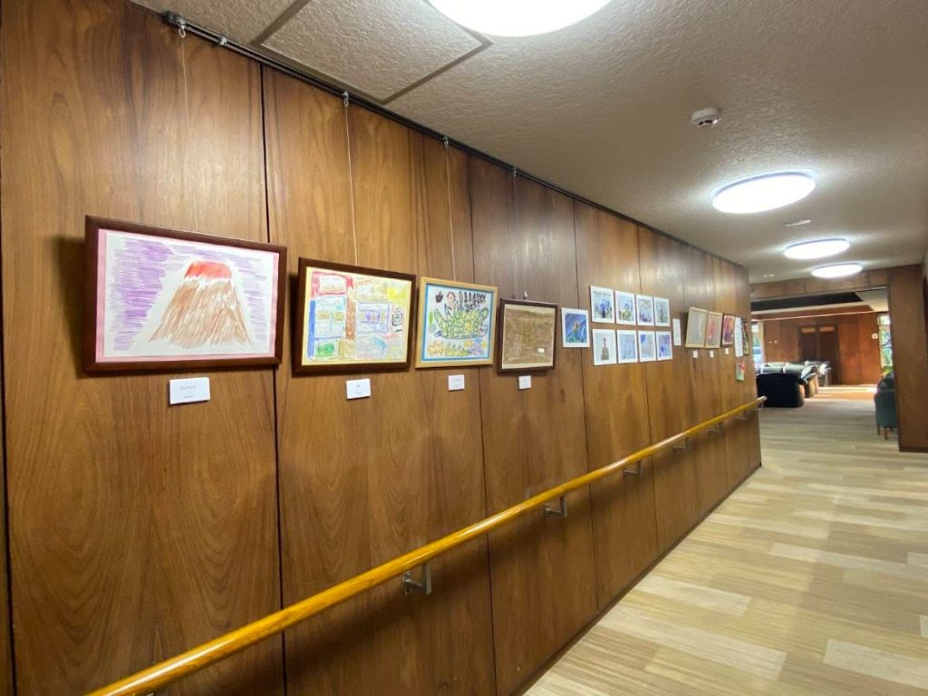 となりにいるよアート展６