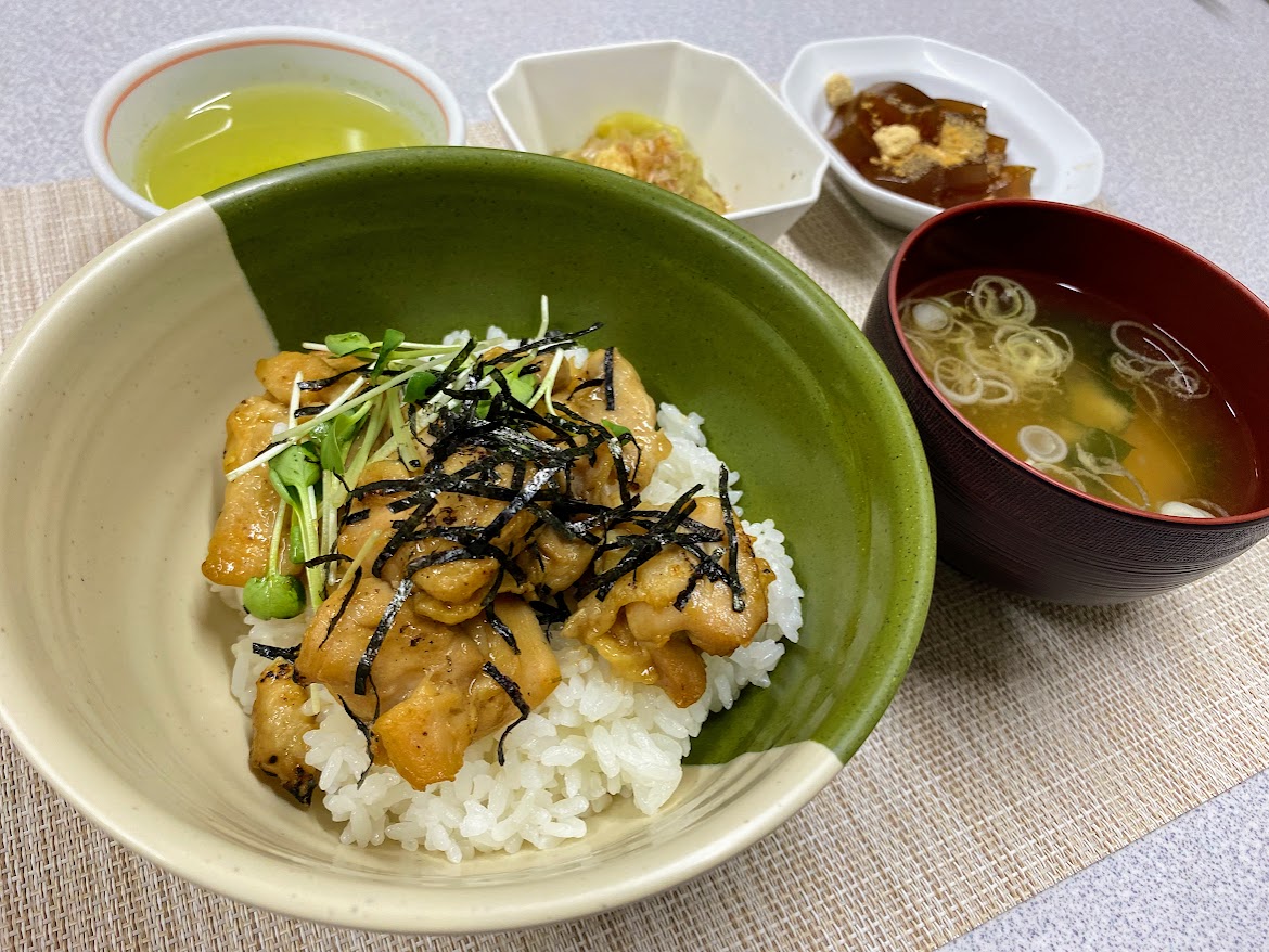 焼き鳥丼🍽️